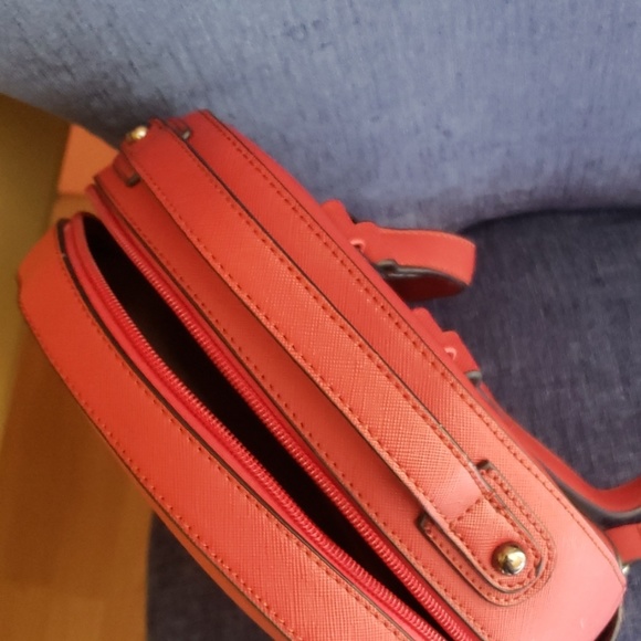 Backpack - Picture 4 of 5